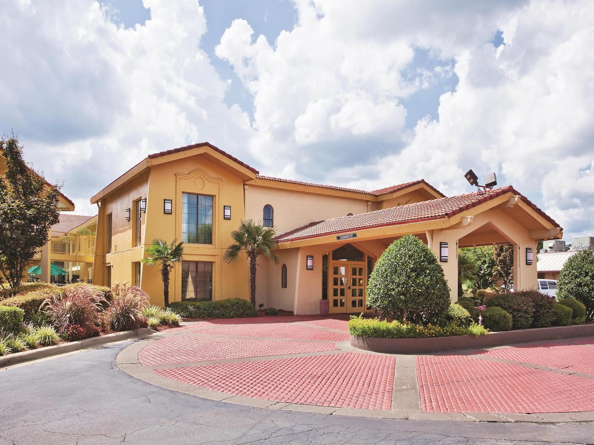 Howard Johnson By Wyndham Columbus Fort Moore Exteriér fotografie