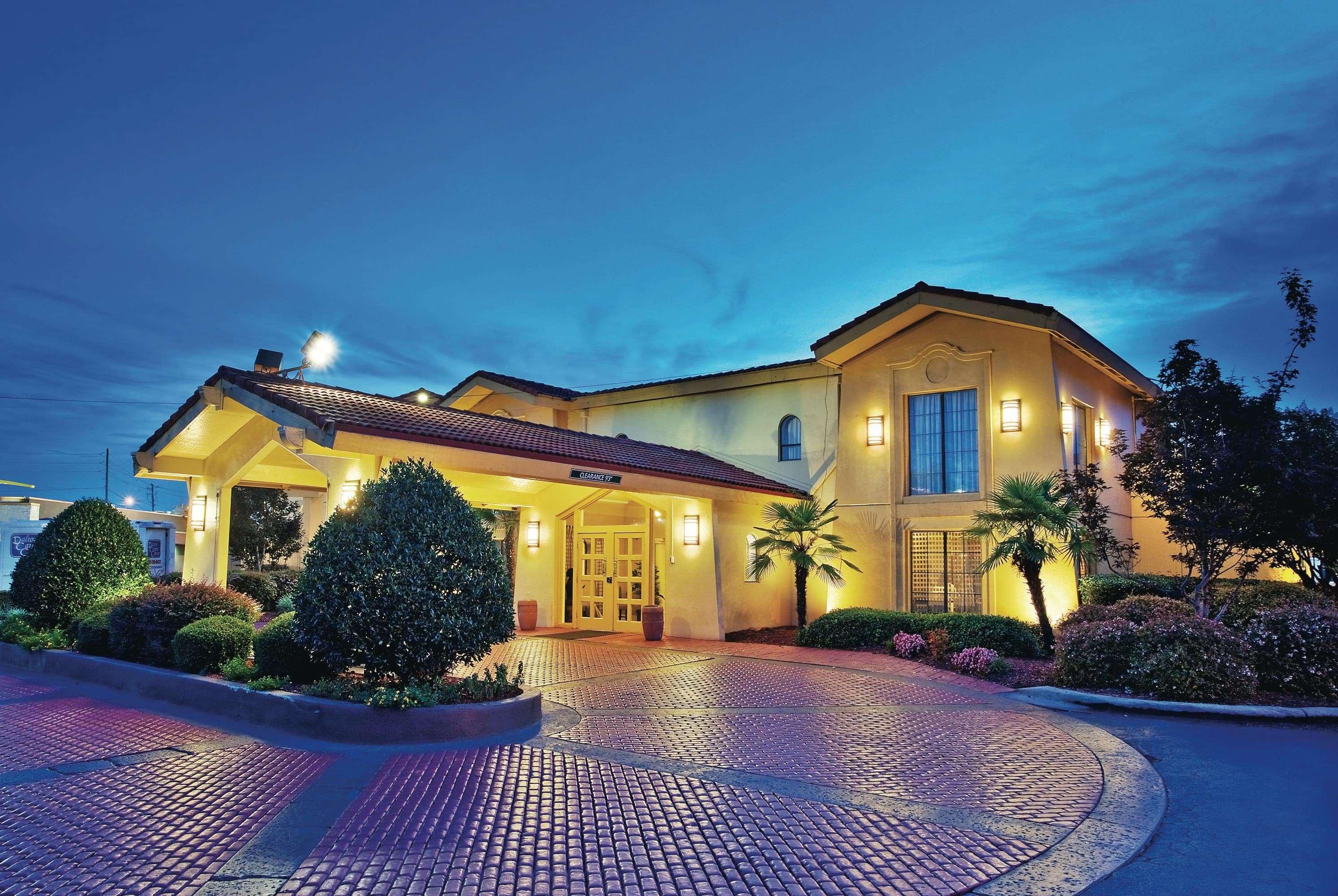 Howard Johnson By Wyndham Columbus Fort Moore Exteriér fotografie
