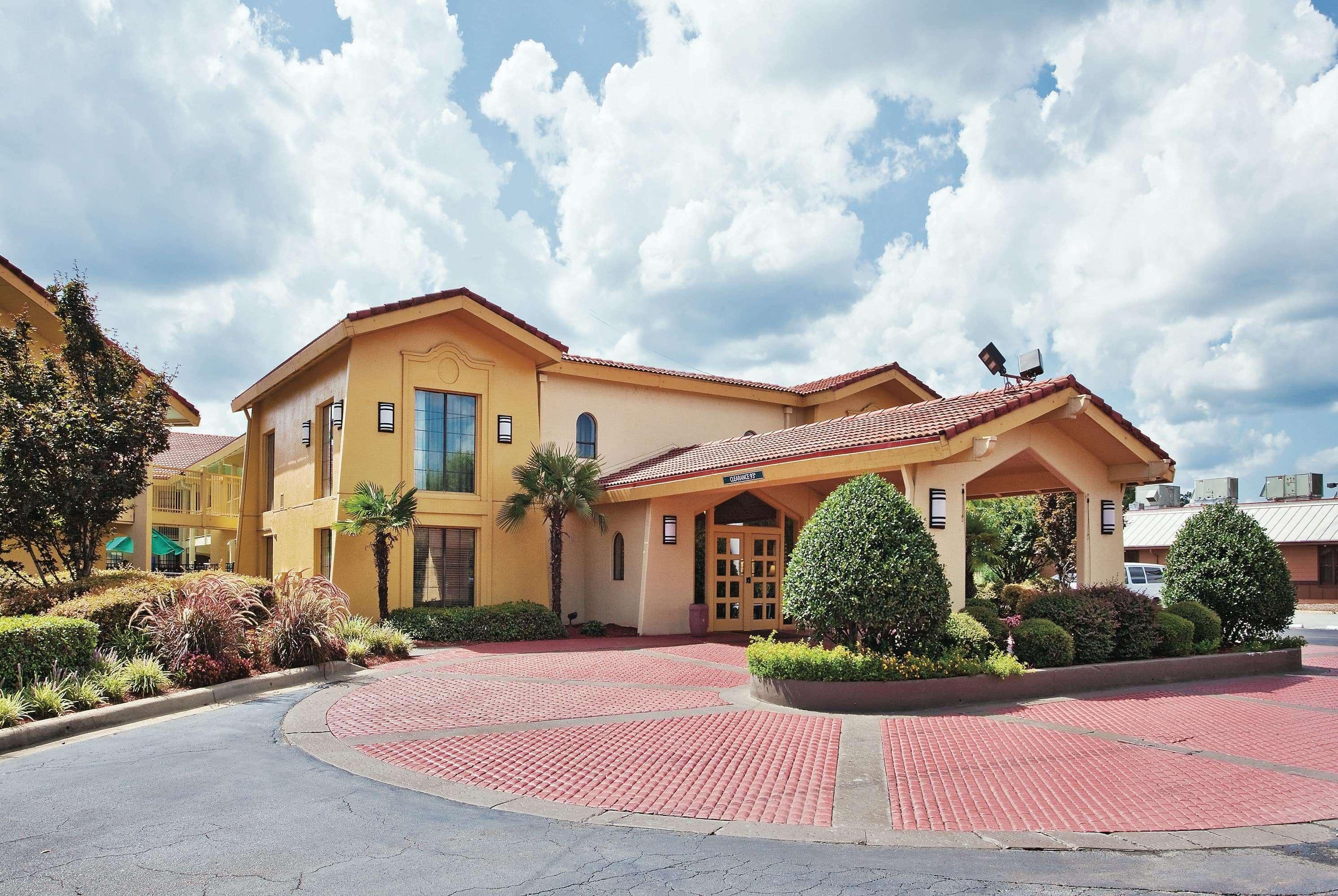 Howard Johnson By Wyndham Columbus Fort Moore Exteriér fotografie