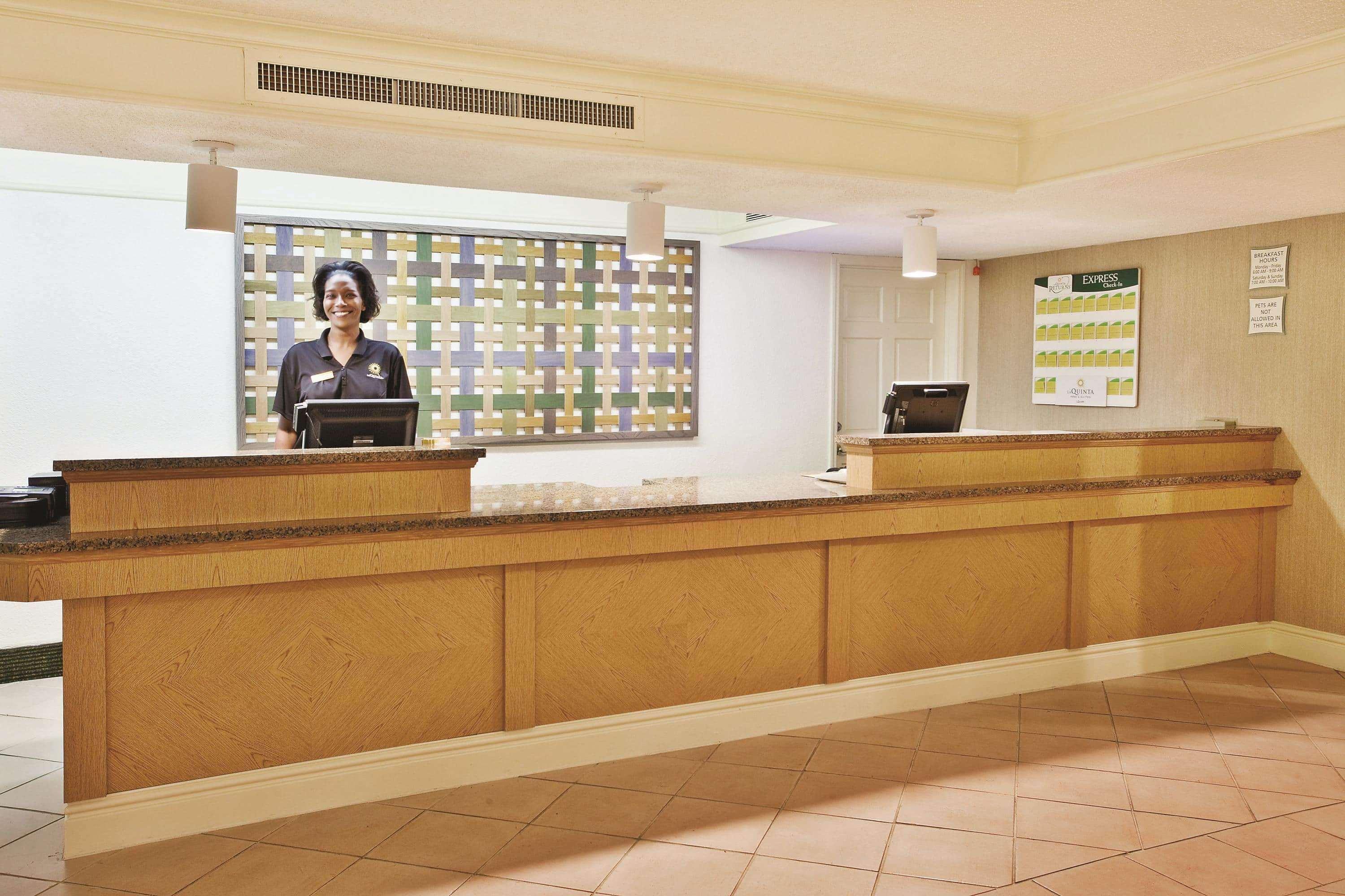 Howard Johnson By Wyndham Columbus Fort Moore Exteriér fotografie
