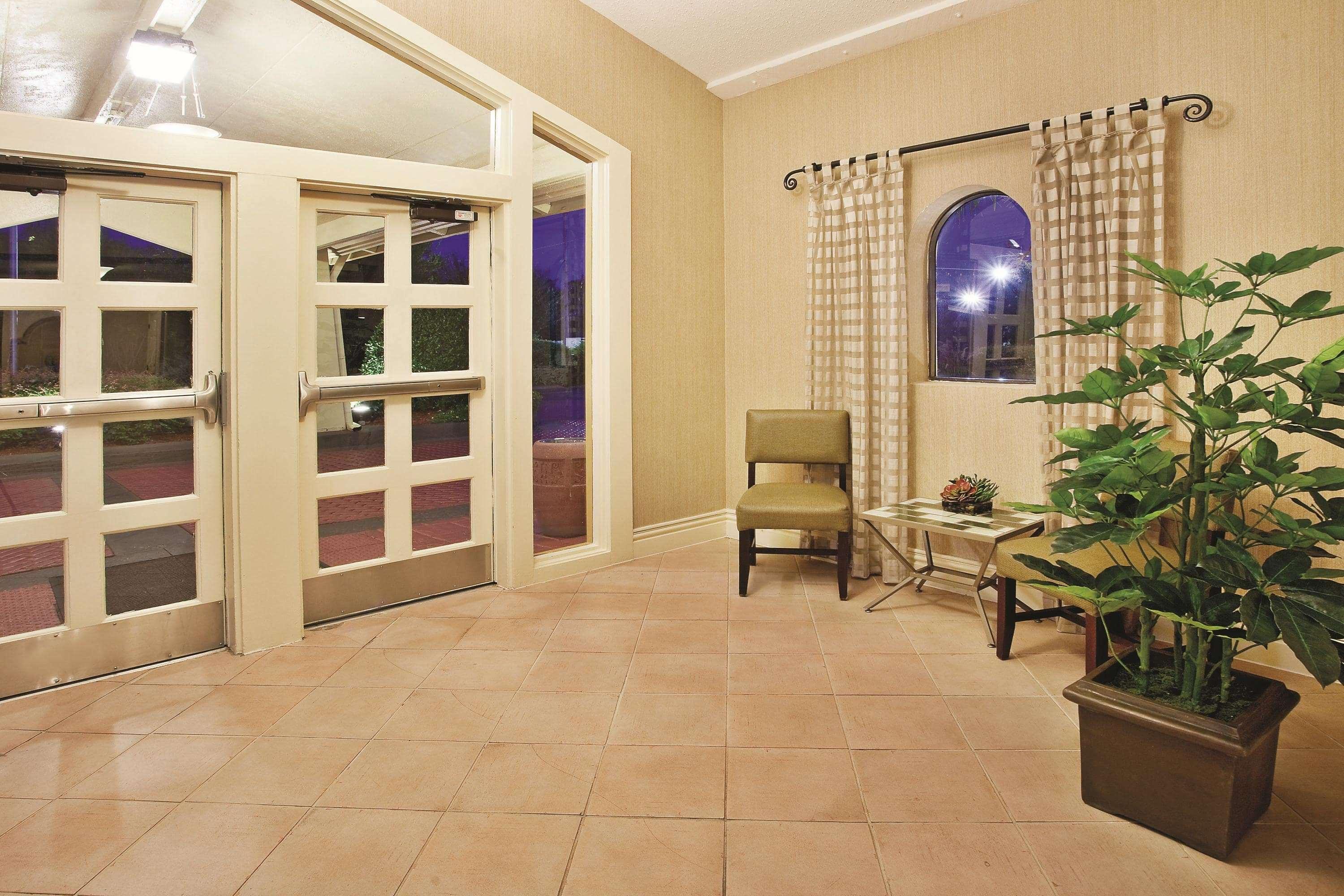 Howard Johnson By Wyndham Columbus Fort Moore Exteriér fotografie