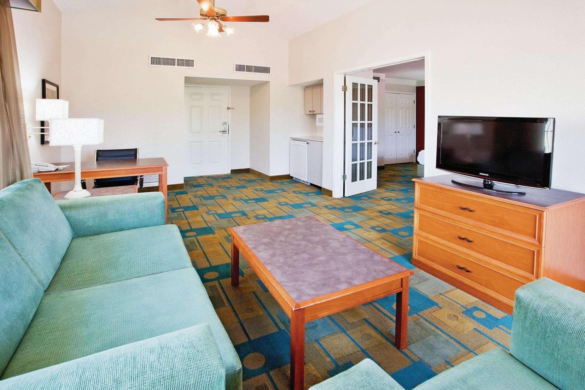Howard Johnson By Wyndham Columbus Fort Moore Exteriér fotografie